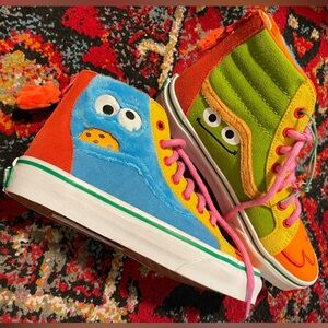 NWOT VANS Kids x Sesame Street Sk8-Hi Zip Sneakers Sz 3 limited edition